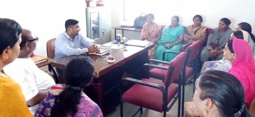 Free Stitching Machine Training Center women photo